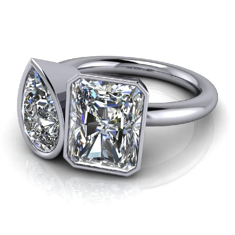 Alice No. 3 Moissanite Ring