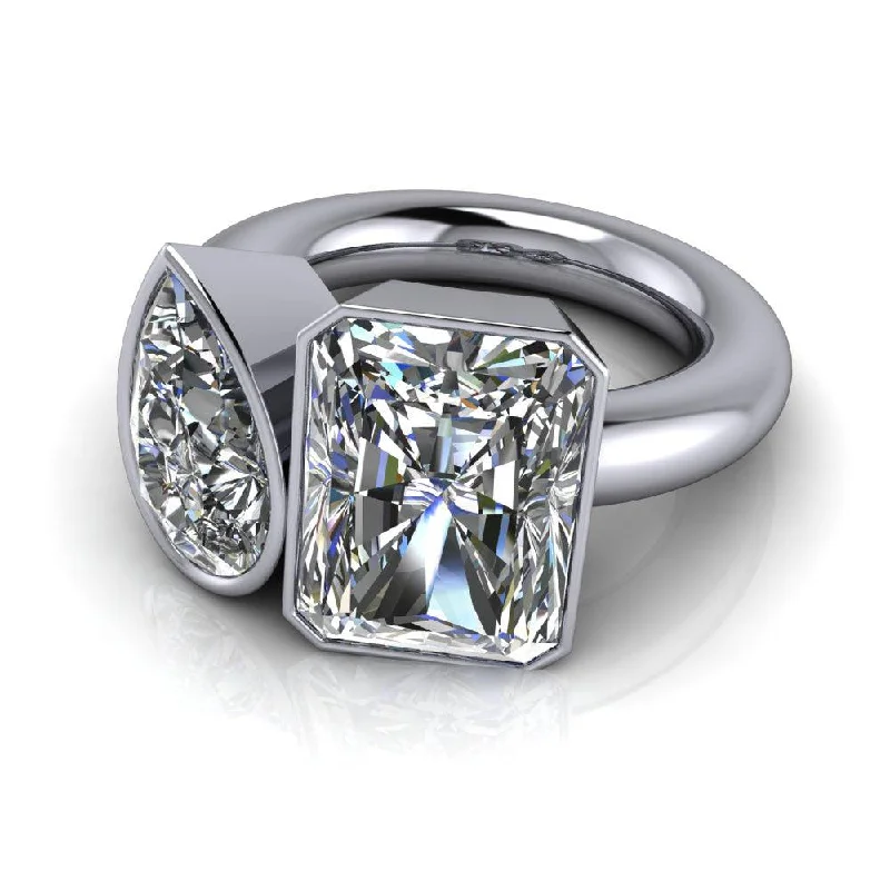 Alice No. 1 Moissanite Ring