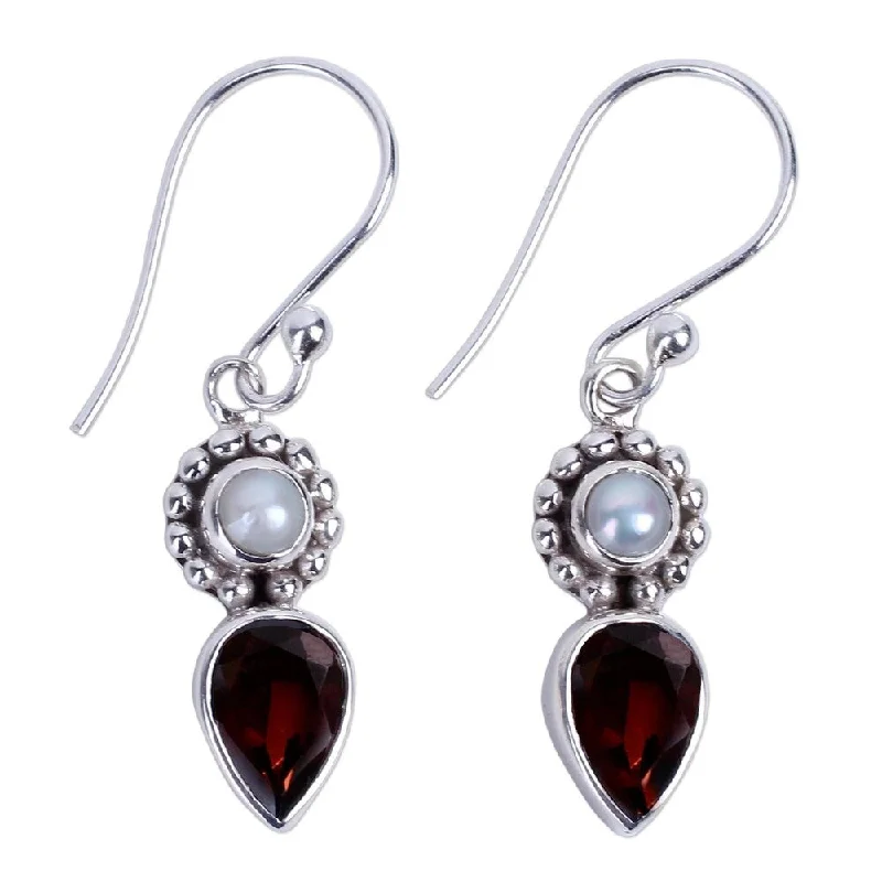 Handmade Scarlet Tear Cultured Pearl Garnet Earrings (India) - Silver - 0.4*0.3